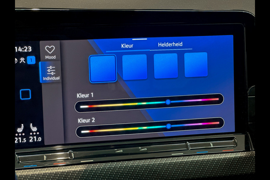 Volkswagen Golf 2.0 TSI R 4Motion |Akrapovic|H/K|Panorama|Camera|Sfeer