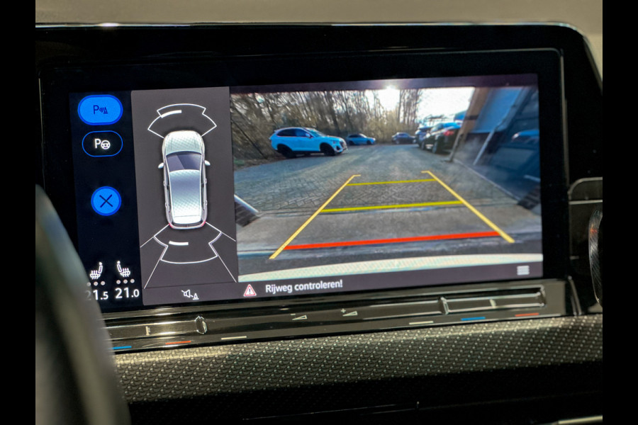 Volkswagen Golf 2.0 TSI R 4Motion |Akrapovic|H/K|Panorama|Camera|Sfeer