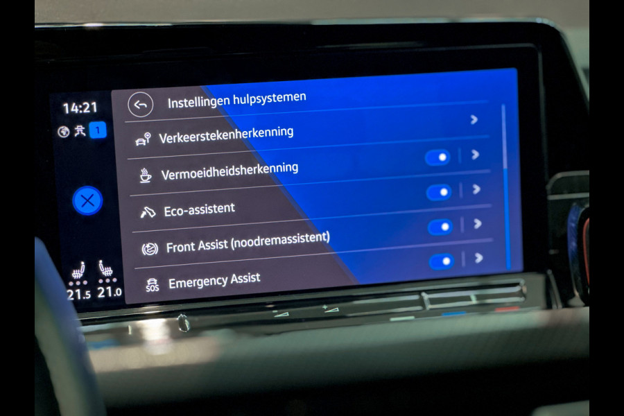 Volkswagen Golf 2.0 TSI R 4Motion |Akrapovic|H/K|Panorama|Camera|Sfeer