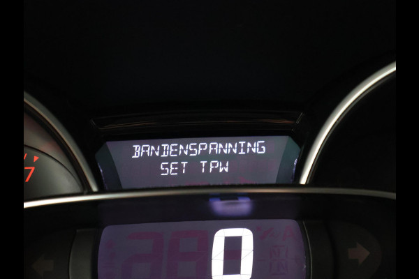 Renault Clio Estate 0.9 TCe LIMITED + NAVIGATIE | LMV | PRIVACY GLASS | CRUISE CONTROL