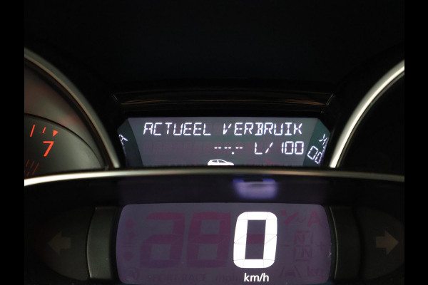 Renault Clio Estate 0.9 TCe LIMITED + NAVIGATIE | LMV | PRIVACY GLASS | CRUISE CONTROL