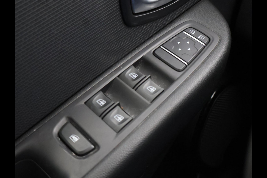 Renault Clio Estate 0.9 TCe LIMITED + NAVIGATIE | LMV | PRIVACY GLASS | CRUISE CONTROL