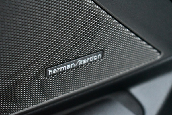 BMW 3 Serie 330D M-Sport Pro Pano H/K HUD El-zetels Parelmoer-wit!