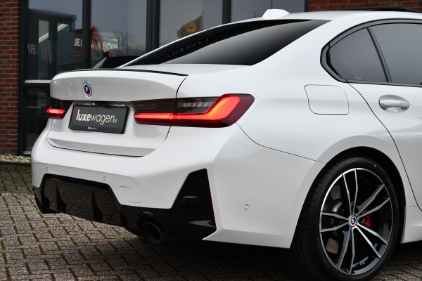 BMW 3 Serie 330D M-Sport Pro Pano H/K HUD El-zetels Parelmoer-wit!