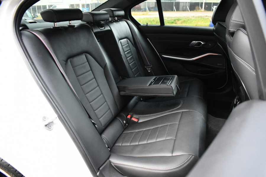 BMW 3 Serie 330D M-Sport Pro Pano H/K HUD El-zetels Parelmoer-wit!