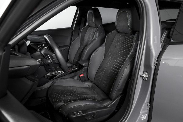 Peugeot 2008 1.2 Hybrid 145 GT - Automaat | Alcantara Pack | Drive Assist Pack | Dig. Cockpit | Adapt. Cruise | Stoelverw. | PDC | Camera | NAV + App. Connect | ECC | DAB | LM 17" | 4106