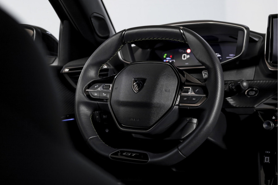 Peugeot 2008 1.2 Hybrid 145 GT - Automaat | Alcantara Pack | Drive Assist Pack | Dig. Cockpit | Adapt. Cruise | Stoelverw. | PDC | Camera | NAV + App. Connect | ECC | DAB | LM 17" | 4106