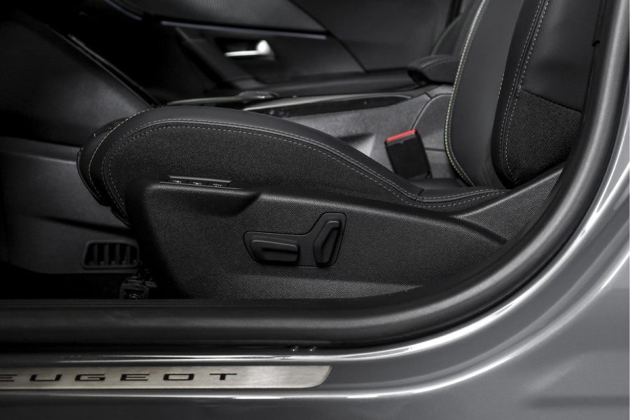 Peugeot 2008 1.2 Hybrid 145 GT - Automaat | Alcantara Pack | Drive Assist Pack | Dig. Cockpit | Adapt. Cruise | Stoelverw. | PDC | Camera | NAV + App. Connect | ECC | DAB | LM 17" | 4106