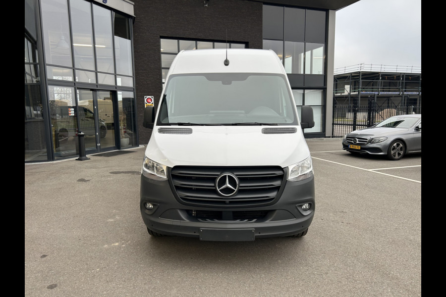 Mercedes-Benz Sprinter 317 CDI L2 H2 MBUX / 360 Camera / Parkeersensoren / Navigatie / Cruise control / Airco / 270 Graden achterdeuren