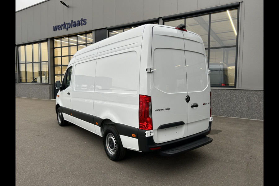 Mercedes-Benz Sprinter 317 CDI L2 H2 MBUX / 360 Camera / Parkeersensoren / Navigatie / Cruise control / Airco / 270 Graden achterdeuren