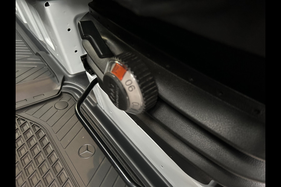 Mercedes-Benz Sprinter 317 CDI L2 H2 MBUX / 360 Camera / Parkeersensoren / Navigatie / Cruise control / Airco / 270 Graden achterdeuren