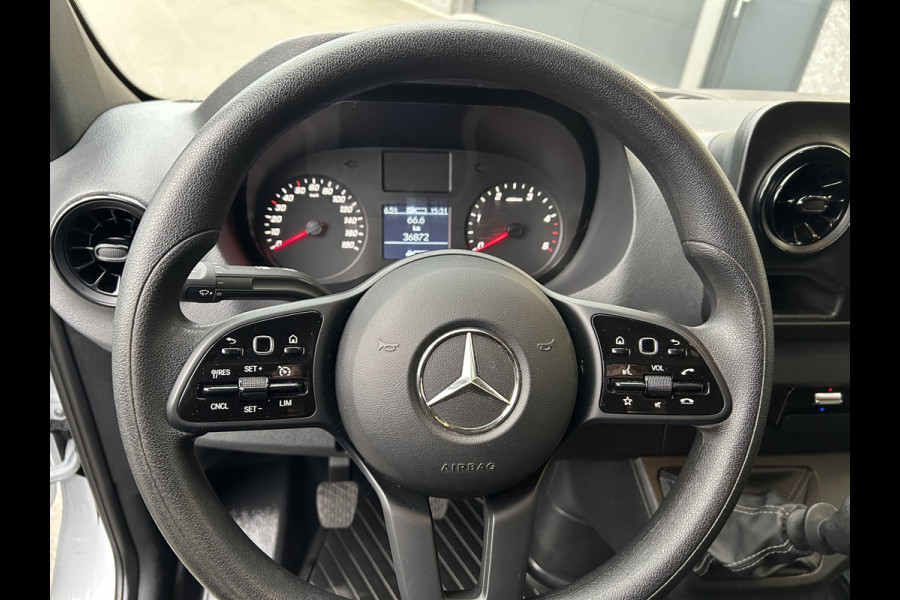 Mercedes-Benz Sprinter 317 CDI L2 H2 MBUX / 360 Camera / Parkeersensoren / Navigatie / Cruise control / Airco / 270 Graden achterdeuren
