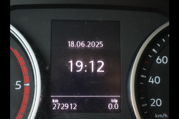 Volkswagen Crafter 35 2.0 TDI 140 PK EURO 6 BAKWAGEN MEUBELBAK + APPLE CARPLAY | AIRCO | GEVEERDE STOEL