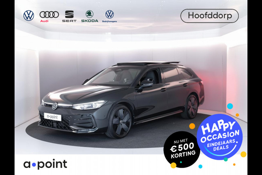 Volkswagen Passat Variant 1.5 eHybrid R-Line Edition 272PK PHEV | Panorama dak | Harman Kardon geluidsinstallatie | Trekhaak | Black style |