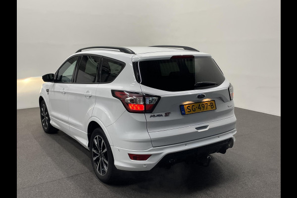 Ford Kuga 1.5 EcoBoost ST Line Trekhaak Navigatie Parkeersensoren Park Assist Cruise Control Xenon Climate Control Lichtmetalen velgen Getinte ramen
