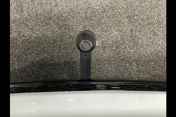 Ford Kuga 1.5 EcoBoost ST Line Trekhaak Navigatie Parkeersensoren Park Assist Cruise Control Xenon Climate Control Lichtmetalen velgen Getinte ramen