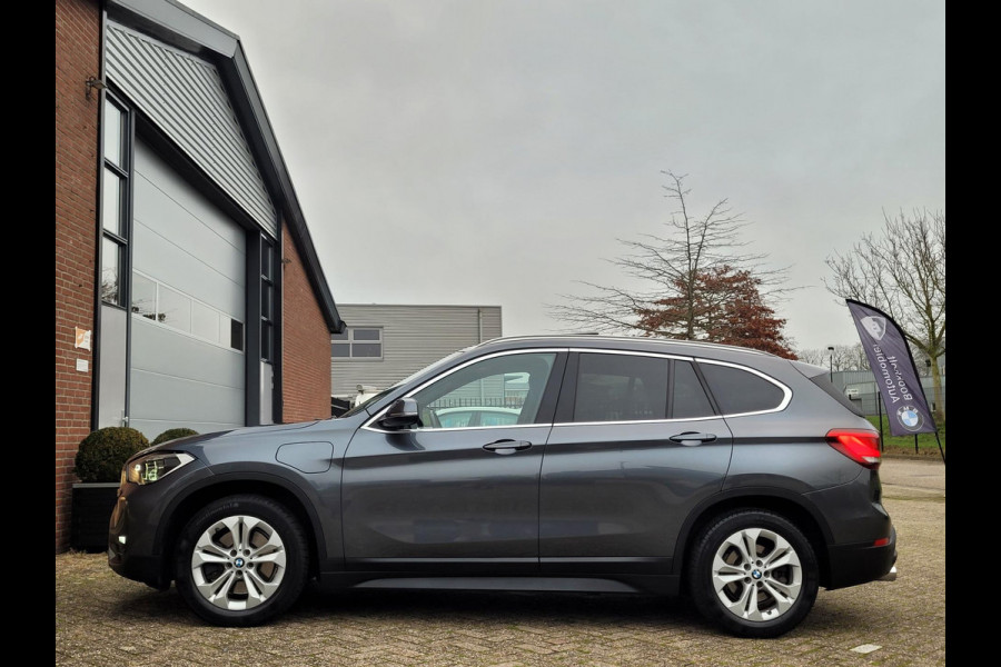 BMW X1 XDrive25e Pano, Camera, HUD, Leer, High Executive