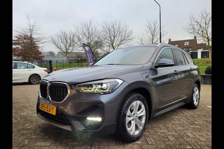 BMW X1 XDrive25e Pano, Camera, HUD, Leer, High Executive