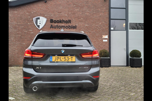 BMW X1 XDrive25e Pano, Camera, HUD, Leer, High Executive