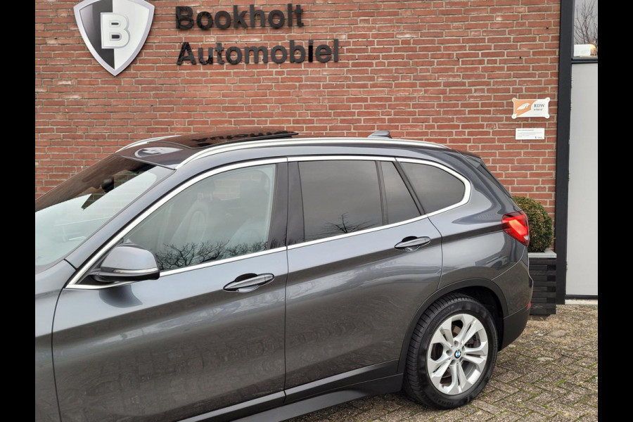 BMW X1 XDrive25e Pano, Camera, HUD, Leer, High Executive