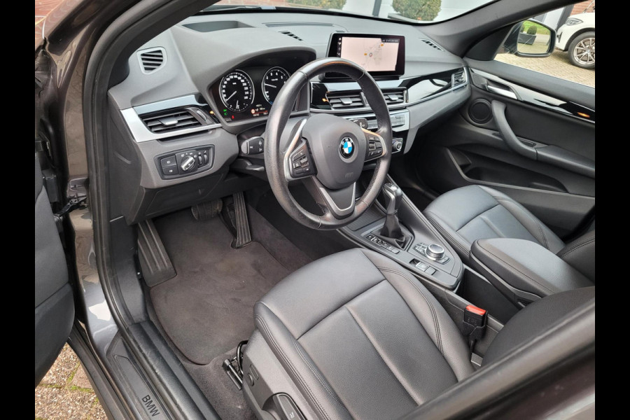 BMW X1 XDrive25e Pano, Camera, HUD, Leer, High Executive