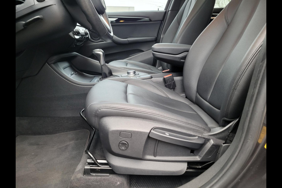 BMW X1 XDrive25e Pano, Camera, HUD, Leer, High Executive