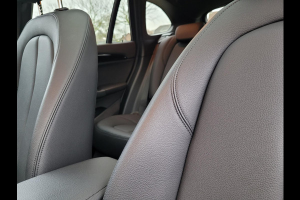 BMW X1 XDrive25e Pano, Camera, HUD, Leer, High Executive