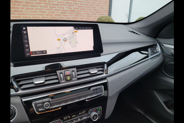 BMW X1 XDrive25e Pano, Camera, HUD, Leer, High Executive