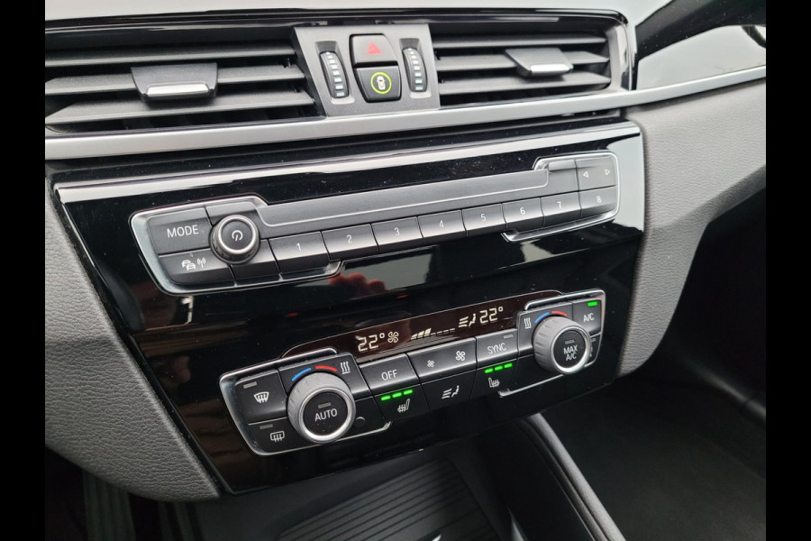 BMW X1 XDrive25e Pano, Camera, HUD, Leer, High Executive