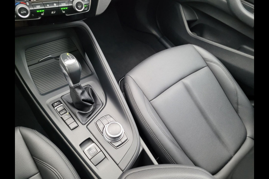 BMW X1 XDrive25e Pano, Camera, HUD, Leer, High Executive