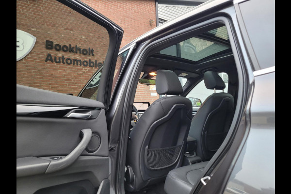 BMW X1 XDrive25e Pano, Camera, HUD, Leer, High Executive