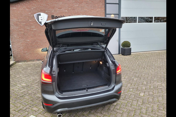 BMW X1 XDrive25e Pano, Camera, HUD, Leer, High Executive