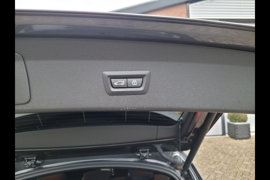 BMW X1 XDrive25e Pano, Camera, HUD, Leer, High Executive