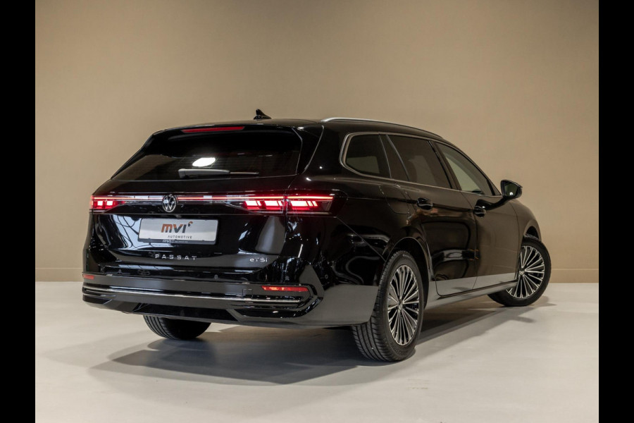 Volkswagen Passat Variant 1.5 eTSI Elegance Business / 150pk / Panorama dak / Trekhaak / Dodehoek / Stoel en stuur verwarming /