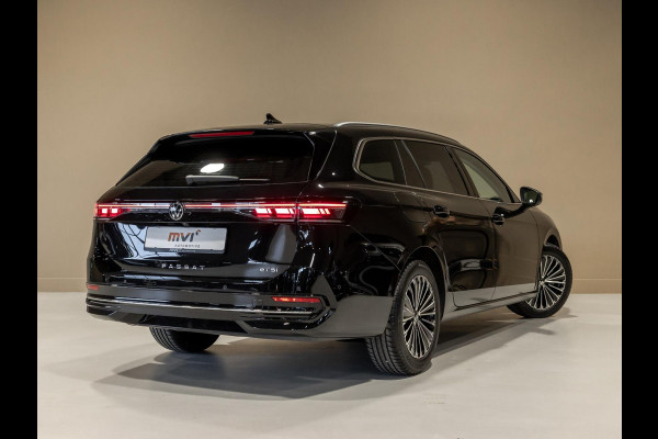 Volkswagen Passat Variant 1.5 eTSI Elegance Business / 150pk / Panorama dak / Trekhaak / Dodehoek / Stoel en stuur verwarming /