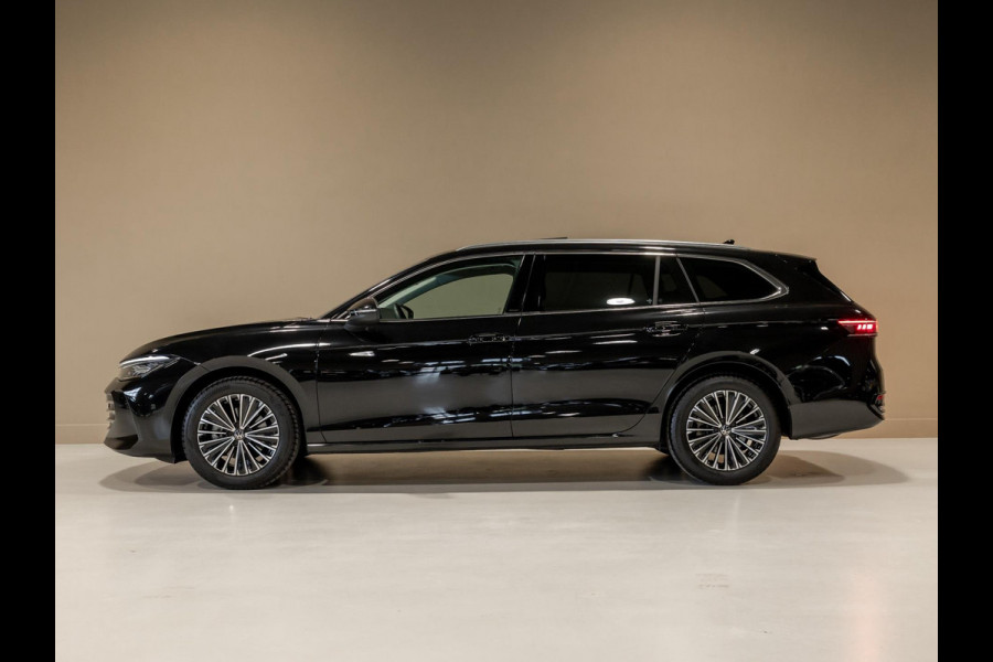 Volkswagen Passat Variant 1.5 eTSI Elegance Business / 150pk / Panorama dak / Trekhaak / Dodehoek / Stoel en stuur verwarming /