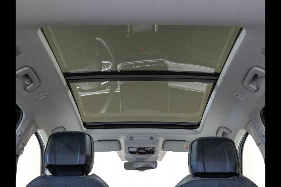 Volkswagen Passat Variant 1.5 eTSI Elegance Business / 150pk / Panorama dak / Trekhaak / Dodehoek / Stoel en stuur verwarming /