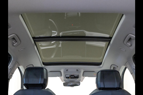 Volkswagen Passat Variant 1.5 eTSI Elegance Business / 150pk / Panorama dak / Trekhaak / Dodehoek / Stoel en stuur verwarming /