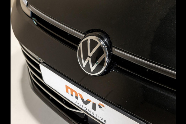 Volkswagen Passat Variant 1.5 eTSI Elegance Business / 150pk / Panorama dak / Trekhaak / Dodehoek / Stoel en stuur verwarming /