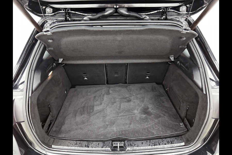 Mercedes-Benz B-Klasse 180 Business Solution Plus(NL-auto, Perfect OnderH, Camera, StoelV, Navi, Cruise Con, Climate Con, Etc)
