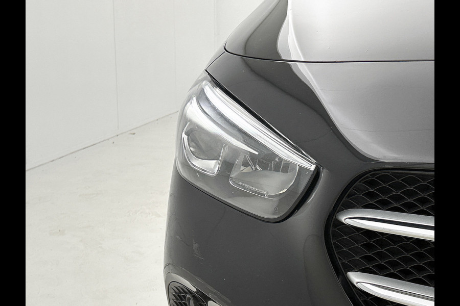 Mercedes-Benz B-Klasse 180 Business Solution Plus(NL-auto, Perfect OnderH, Camera, StoelV, Navi, Cruise Con, Climate Con, Etc)