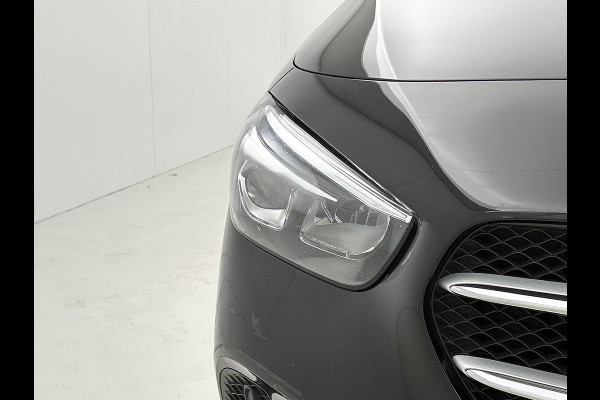 Mercedes-Benz B-Klasse 180 Business Solution Plus(NL-auto, Perfect OnderH, Camera, StoelV, Navi, Cruise Con, Climate Con, Etc)