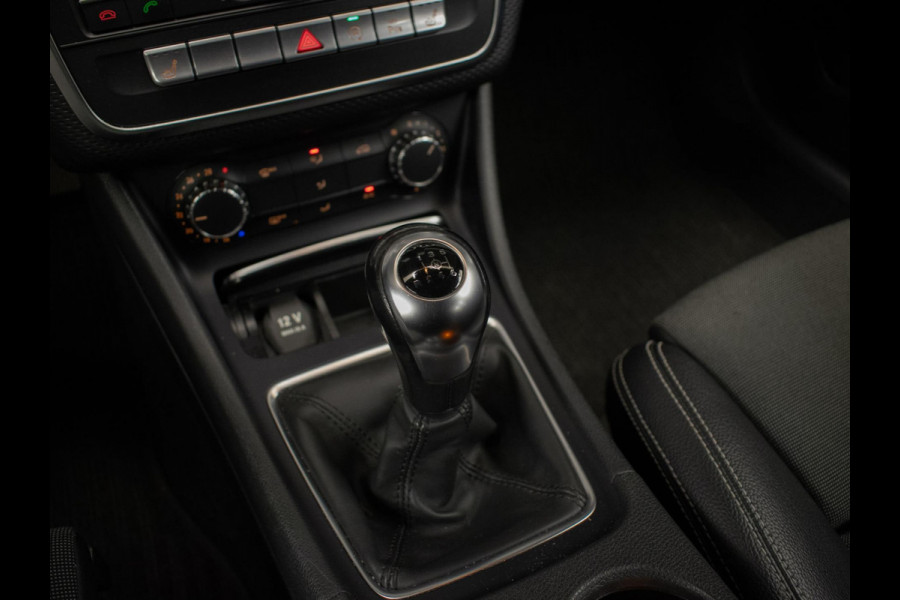 Mercedes-Benz A-Klasse 180 Business Solution Sport FACELIFT (NAVI,LED,XENON,CAMERA,STOELVERWARMING,SPORTSTOELEN,GETINT,NETTESTAAT)