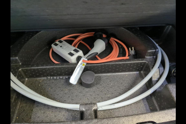 Kia e-Niro Aut. ExecutiveLine 64kWh 3-Phase | Panorama | Leder | JBL Sound |