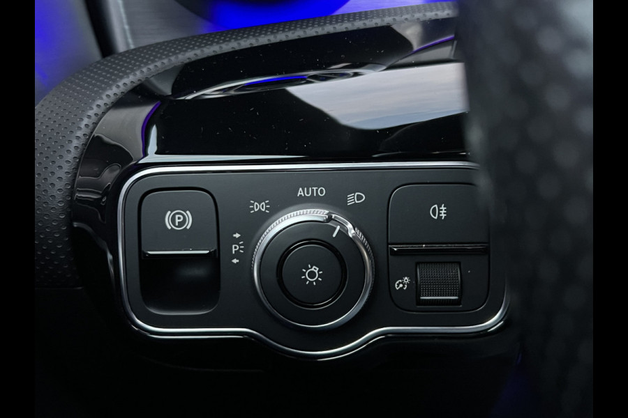 Mercedes-Benz CLA-Klasse Shooting Brake 250 e Premium Plus AMG | LED Matrix | 19 inch | 360 Camera | Night | Sfeerverlichting