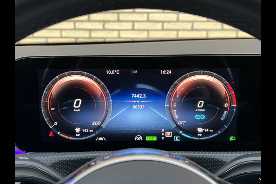 Mercedes-Benz CLA-Klasse Shooting Brake 250 e Premium Plus AMG | LED Matrix | 19 inch | 360 Camera | Night | Sfeerverlichting