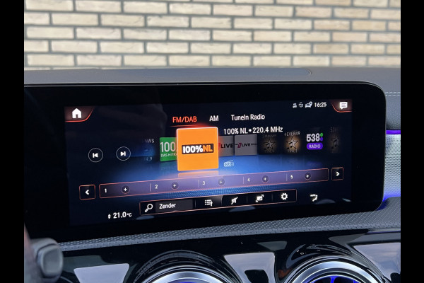 Mercedes-Benz CLA-Klasse Shooting Brake 250 e Premium Plus AMG | LED Matrix | 19 inch | 360 Camera | Night | Sfeerverlichting