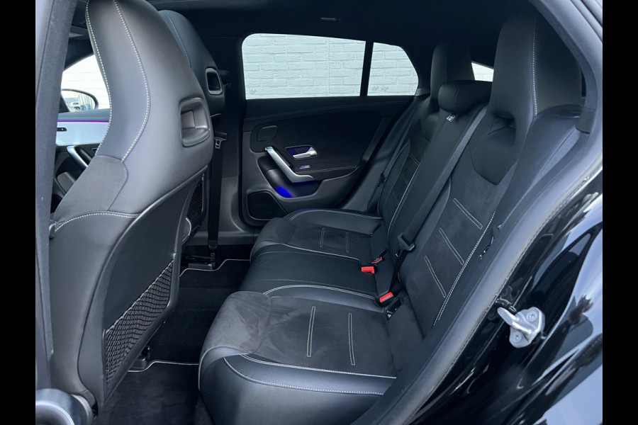 Mercedes-Benz CLA-Klasse Shooting Brake 250 e Premium Plus AMG | LED Matrix | 19 inch | 360 Camera | Night | Sfeerverlichting