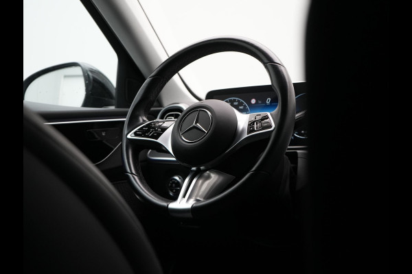 Mercedes-Benz C-Klasse Estate 300 e Avantgarde Plug In Hybrid 313pk Dealer O.H. PHEV | Trekhaak Af Fabriek | Camera | Night Pakket | Sportstoelen Verwarmd | Apple Carplay | Sfeerverlichting | Navigatie | Virtual | DAB |