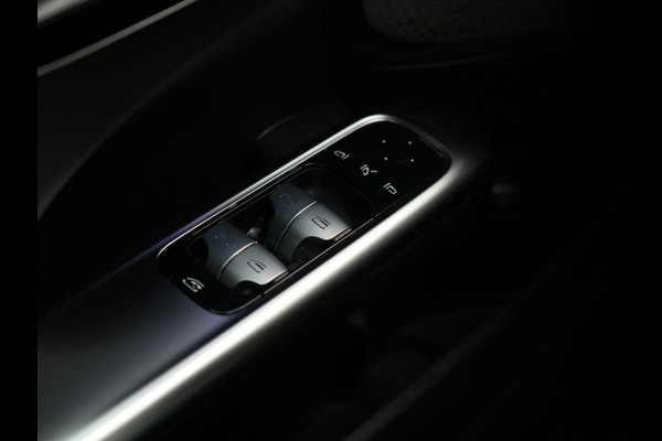 Mercedes-Benz C-Klasse Estate 300 e Avantgarde Plug In Hybrid 313pk Dealer O.H. PHEV | Trekhaak Af Fabriek | Camera | Night Pakket | Sportstoelen Verwarmd | Apple Carplay | Sfeerverlichting | Navigatie | Virtual | DAB |